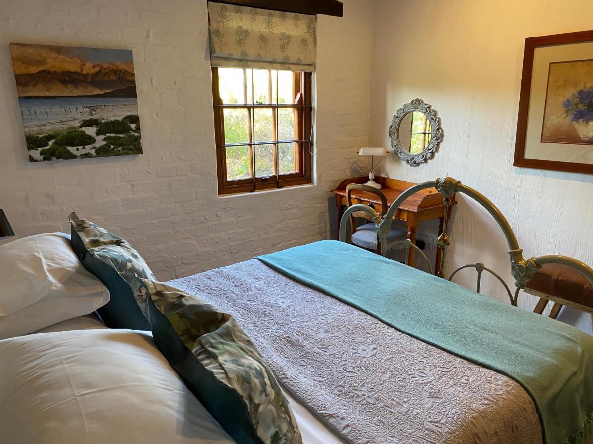 Hidden Stream Cottage Betty's Bay Eksteriør billede